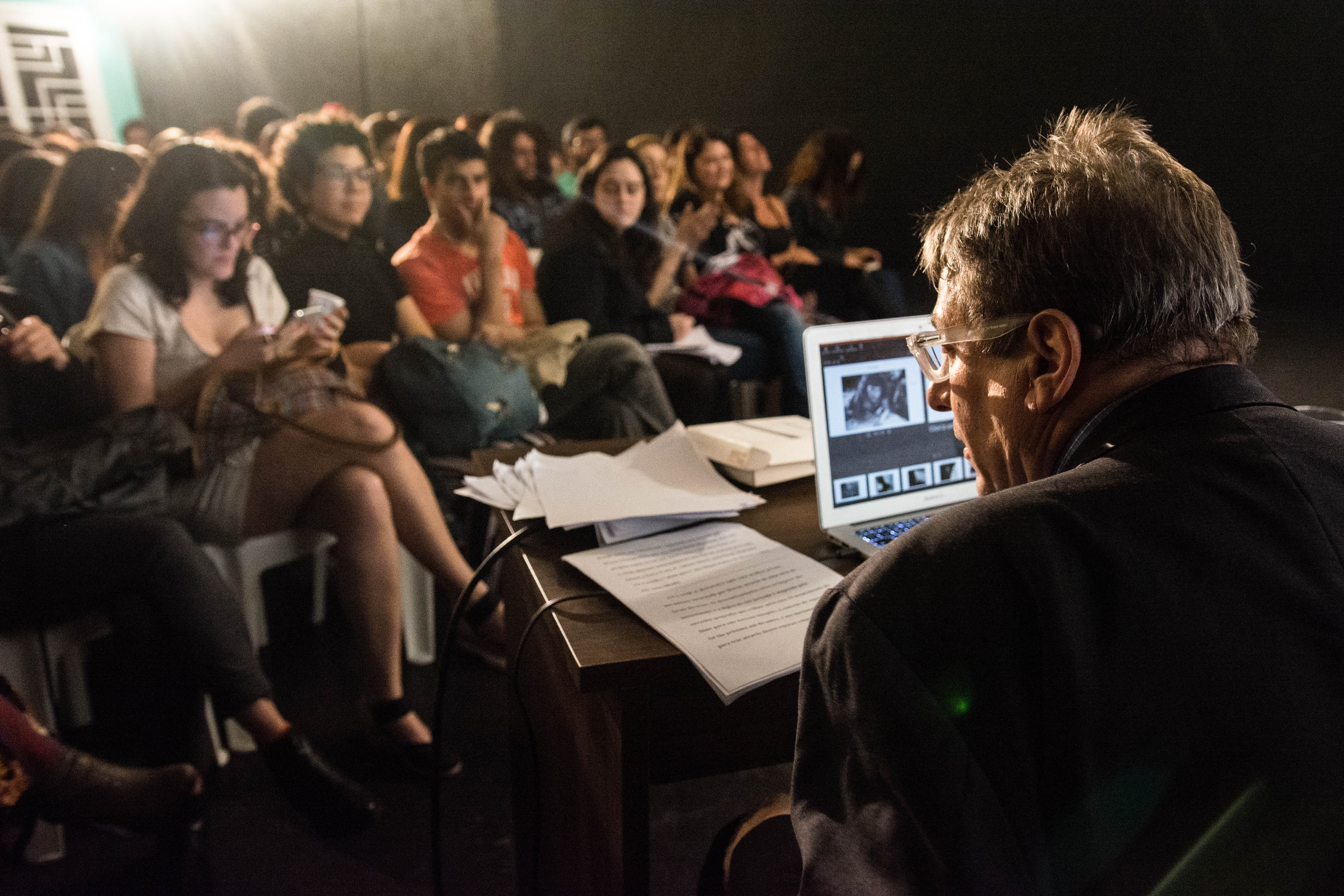 Masterclass com Richard Peña sobre o centenário da cineasta Maya Deren
